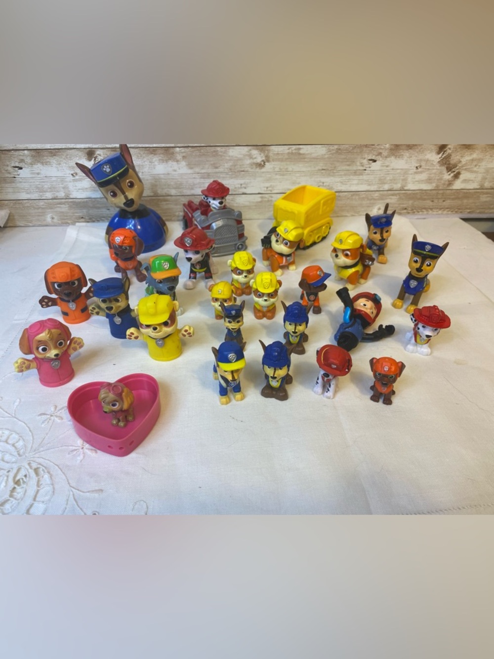 PAW Patrol Ultimate Cruiser 2 Vehicles Boat Plus 3 Chase Figures Mixed Lot